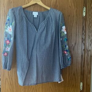 Liz Claiborne Blue and Pink Embroidered 3/4 Sleeve Blouse